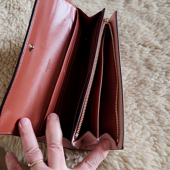 Gorgeous Coach Strawberry Colorblock Signature Leather Long Wallet ππ€π€π - Picture 13 of 16